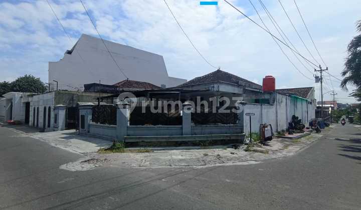 Rumah Hook Hitung Tanah Strategis