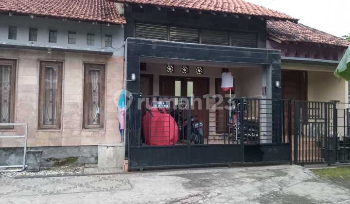 1-Story House Ready to Live In, City Center of Nusukan, Solo