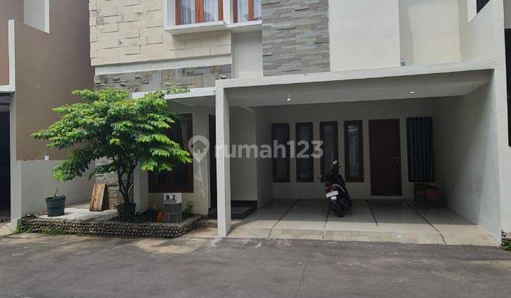 Rumah Bagus Minimalis 2 Lantai Di Pusat Kota Dekat Pasar Kembang Dan Singosaren, Solo 2