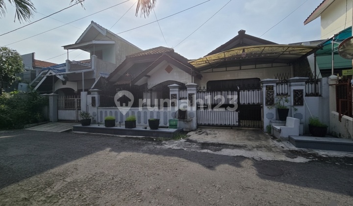 Rumah Bagus Siap Huni di Perumahan Fajar Indah Baturan Solo 2