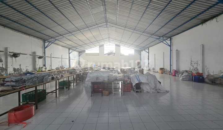Ready-to-Use Ex-Garment Warehouse in Waringin Rejo Cemani Ready-to-Use Ex-Garment Warehouse in Waringin Rejo Cemani
