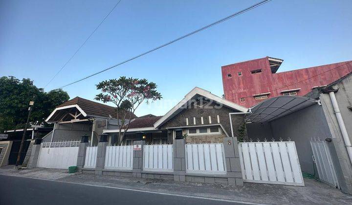 Rumah bagus semi furnish tengah kota 1