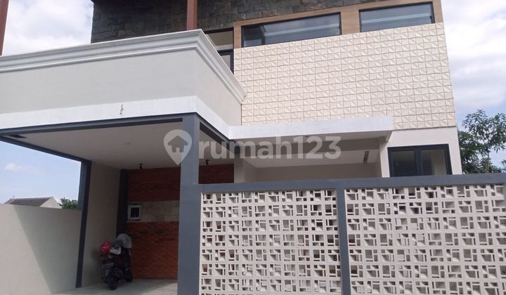 Rumah Bagus Baru Gress 2 Lantai Minimalis Modern di Cluster Dekat Solo Baru 2
