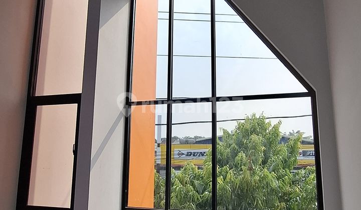 Good 2-Story Shop House, Clean, Well-Maintained, Ready to Use, Located on the Side of the Main Highway in Prime Area, Gentan, Solo