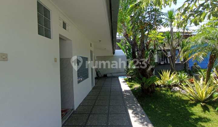 Good Warehouse Strategic Hook Ready to Use Just Renovated Near Palur Plaza & Unsa Campus