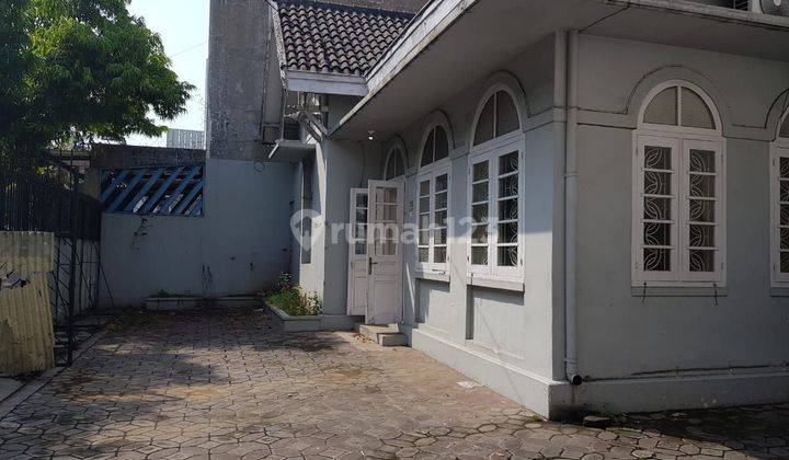 Rumah Kolonial Classic Pusat Kota 2