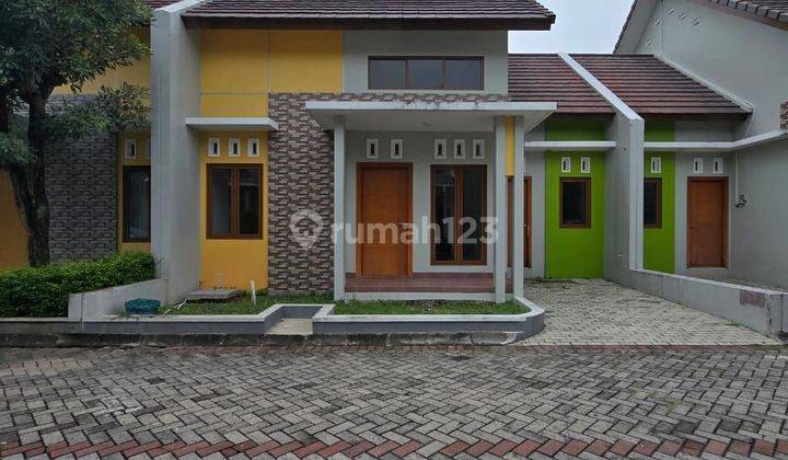 Rumah Baru Minimalis Di Cluster Elite 1