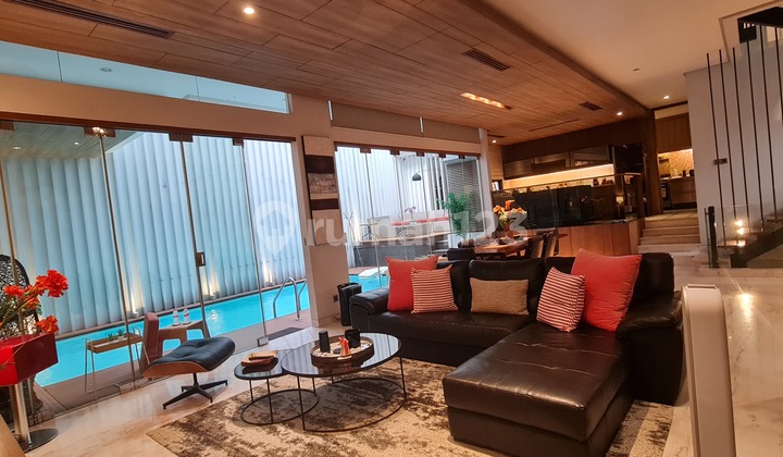 Rumah Mewah Dgn S.pool dan Ruang Gym Dibintaro