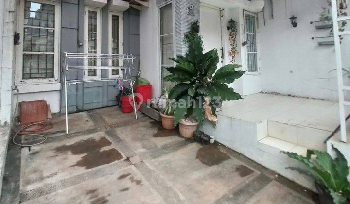 Dijual rumah 1 lantai diperumahn legenda Wisata 2