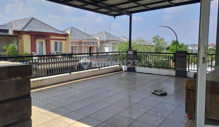 Dijual rumah dekat Mall living world kota wisata 2