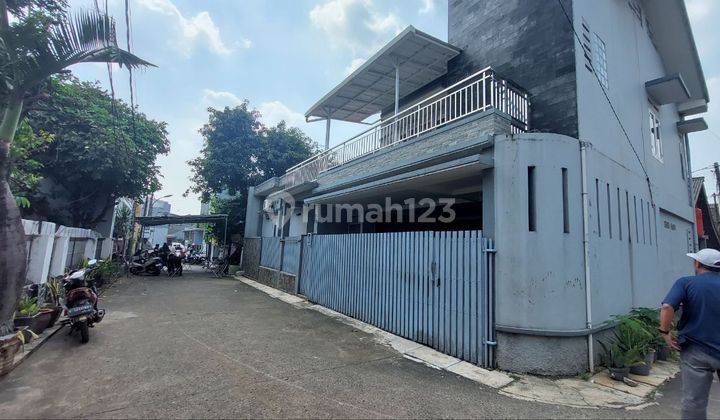 Rumah Hook Tanah Luas Bangunan Kokoh Strategis Di Jatimakmur 1