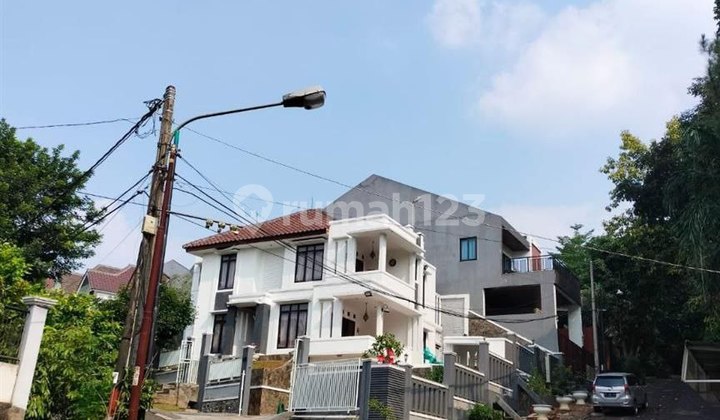 Rumah Hook di Bukit Golf Cibubur Full Renov Nyaman Asri