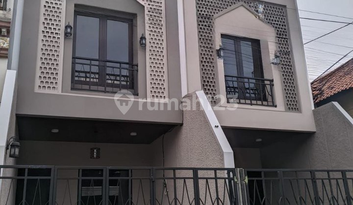 Rumah Baru Di Otista 3 Lt Design Khas Timur Tengah  2