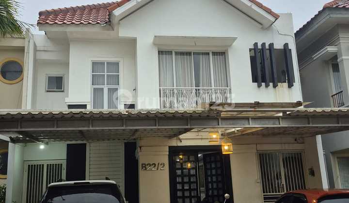 Rumahh Homey Ada Private Pool di Perumahan Besar Legenda Wisata