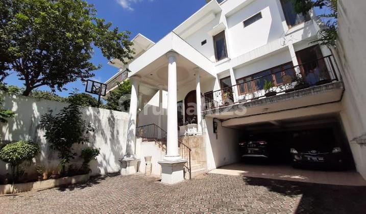 Rumah Mewah di Cilandak dengan Swimming pool Cantiq Strategis Jakarta Selatan  2
