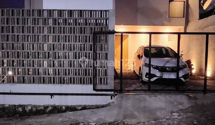 Rumah Cantik masih Baru Design Modern Industrial dekal Tol Jatiwarna 1