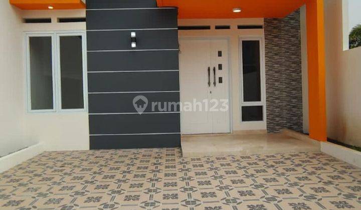 Rumah Baru 1,5 Lantai Minimalis Mewah, Strategis Hny 50 M Ke Jalan Raya Di Kodau Dkt Ke Ratna Jati Bening
bebas Banjir
 2