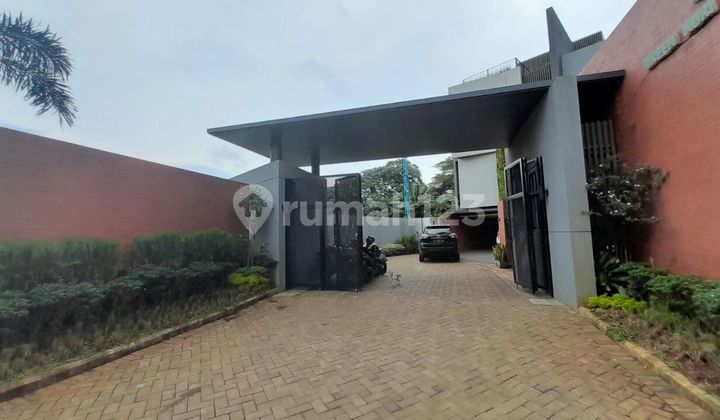 Rumah Townhouse Mewah Murah dengan Privete Pooldi Bintaro 2