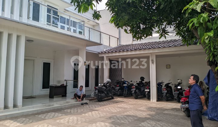 Office House and Employee Mess in a Strategic Location 2