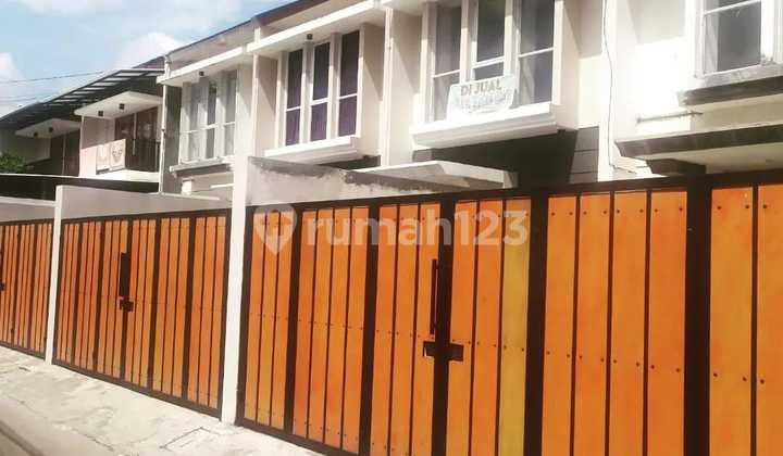 Rumah Baru Di Jatiwaringin Strategis 2 Lt Bonus Backyard