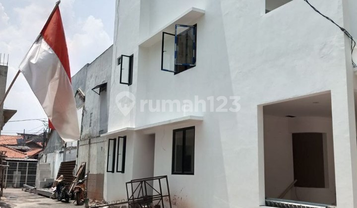 Rumah di Pondok Kelapa Jaktim Selangkah ke Kalimalang