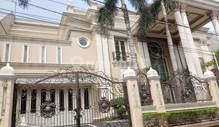 Rumah Design Neo Klasik Private Pool Dalam Komplek Elite di Duren Sawit 2