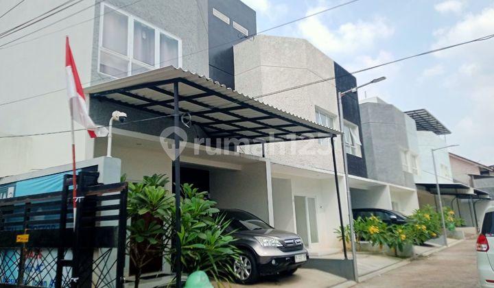 Rumah Baru 3 Lantai di Jatiwarna Dekat Pintu Toll Strategis