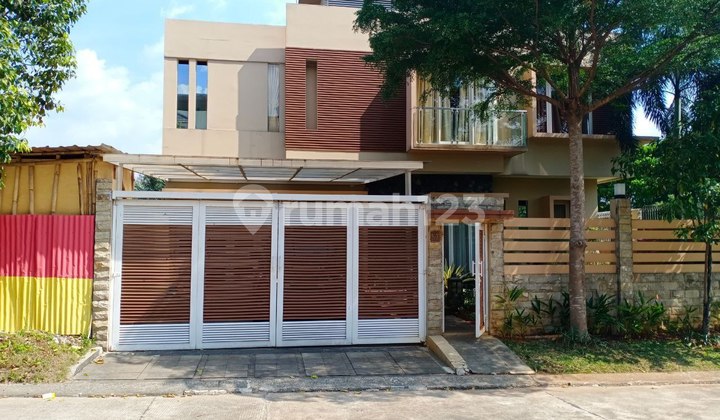 Spacious, Affordable House in Sentul City with Private Pool Near Toll Gate and Mall.
