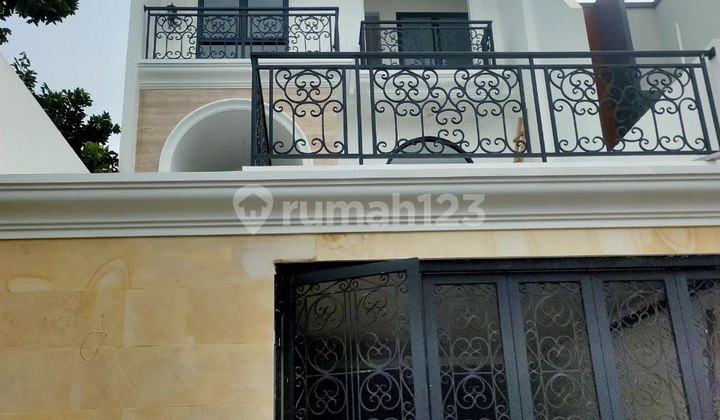 Rumah Baru Mewah Mega di Jagakarsa dengan Privete Pool