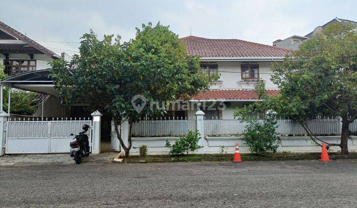 Rumah 2 Lantai Mewah Dalam Komplek Elite 1