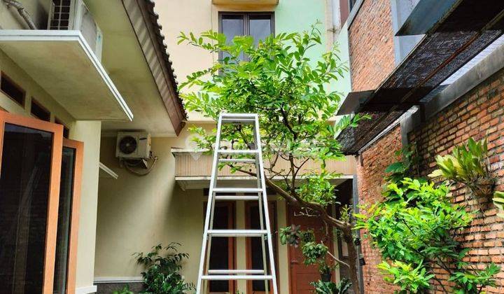 Rumah Luas Asri Strategis Di Kota Bekasi Selatan  2