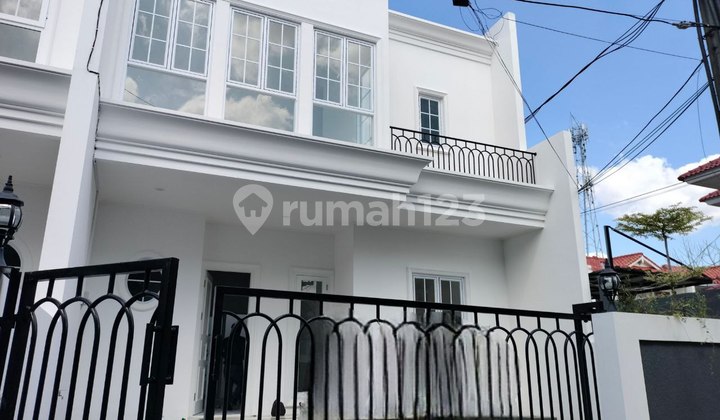 Rumah Brand New Design American Classic di Jatiwaringin Bekasi Rumah Brand New Design American Classic di Jatiwaringin Bekasi