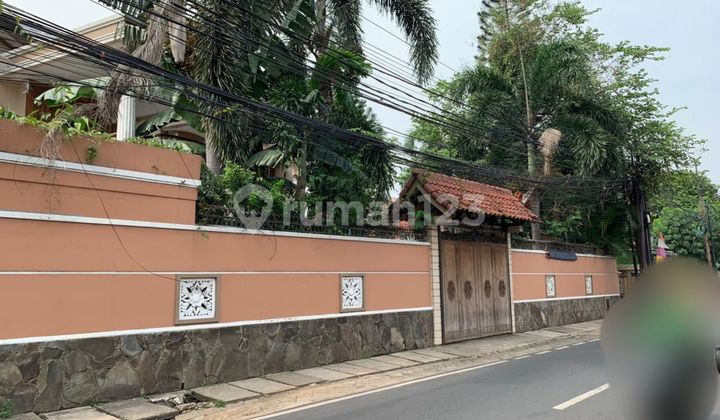 Rumah Mewah Ada Swimming Pool Di Pasar Minggu Lokasi Sangat Strategis 