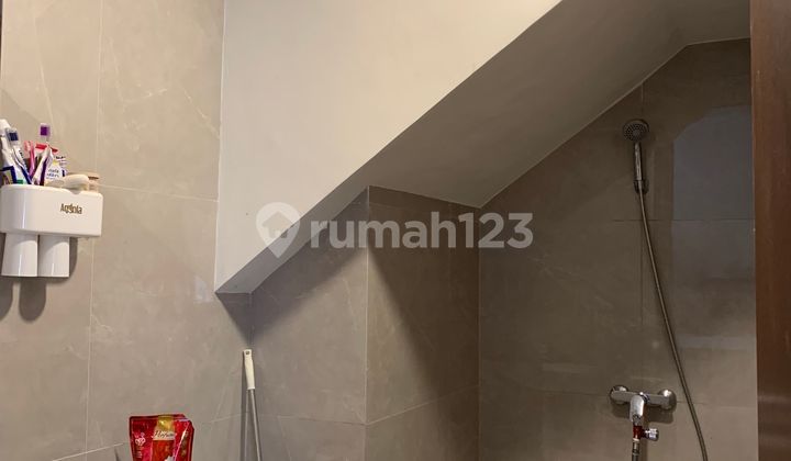 Beautiful House 8 Minutes to Paradise Walk Mall Serpong North Facing J38894 2