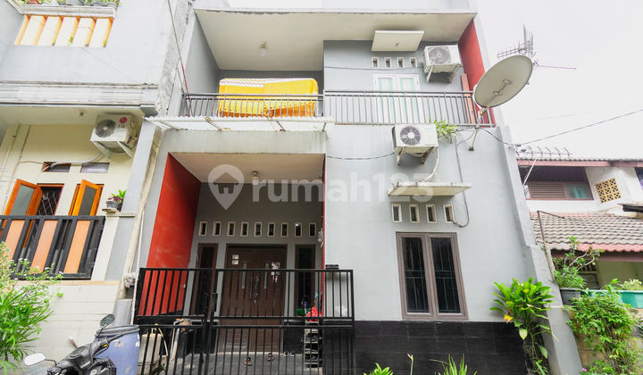 8 Minutes to Mitra Keluarga East Bekasi House, 120 LB, Assisted with KPR J-32636