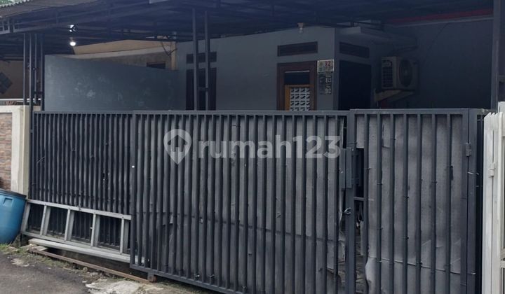 Rumah Hadap Timur 15 Menit ke Mall Paradise Walk Serpong Siap KPR J-39948 Rumah Hadap Timur 15 Menit ke Mall Paradise Walk Serpong Siap KPR J-39948