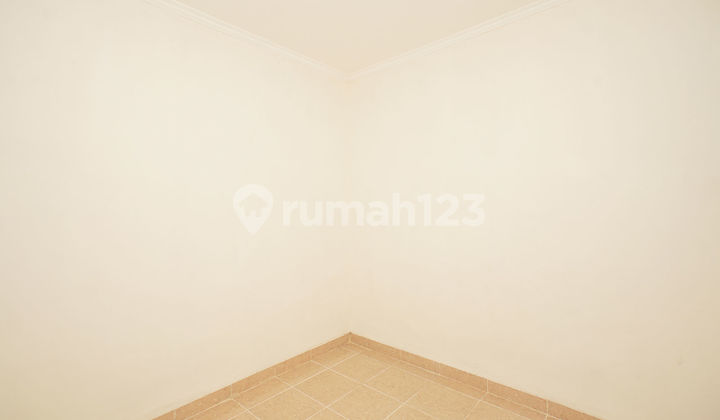 Strategic House in Bekasi, 15 Minutes to LT Terminal, Move-in Ready J38345