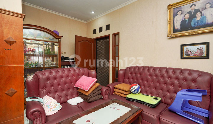 Rumah LT 137 Dekat Lagoon Avenue Mall Bekasi SHM Hadap Timur J36269 2