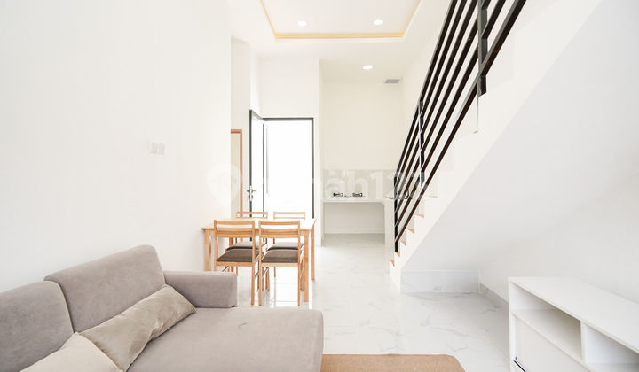 2-Story House with SHM, 3 Minutes to Hospital. Taman Harapan Baru Ready for KPR J-38142 2-Story House with SHM, 3 Minutes to Hospital. Taman Harapan Baru Ready for KPR J-38142