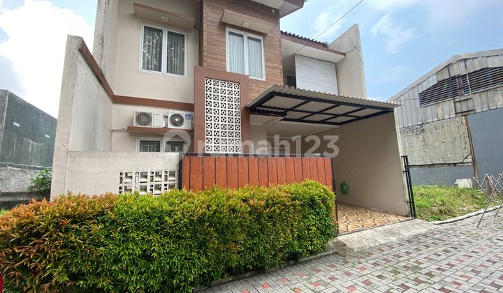 Rumah 2 Lt Terawat Dekat Trans Studio Mall Cibubur Dibantu KPR J39445 2