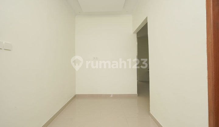 Rumah SHM 10 Menit ke Rumah Sakit Tiara Bekasi Bebas Banjir J-38107 2