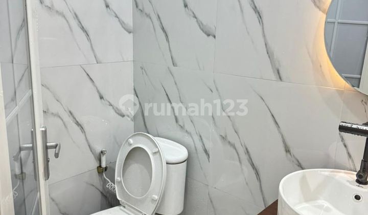 Rumah Hadap Utara LT 120 Siap Huni 10 menit ke Mall Summarecon Bekasi J-31388 2