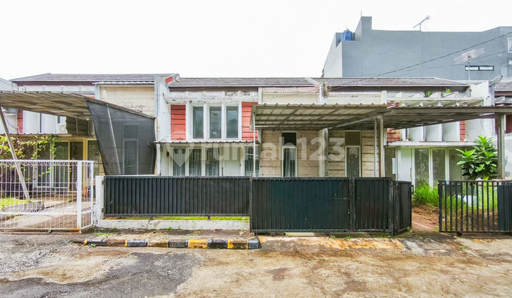 Minimalist House 15 Minutes to Cibinong Terminal 1 Floor Flood-Free J38982