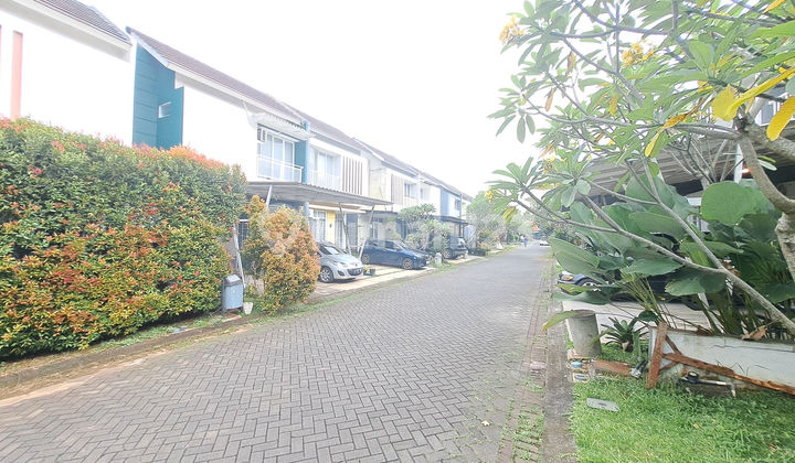 Rumah 2 Lt SHM Hadap Selatan 15 Mnt ke Paradise Walk Serpong J-39979 2