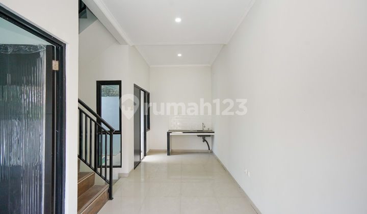 South-facing SHM House Ready for KPR Near Jatiwarna Toll Gate Assisted KPR J-37254 2