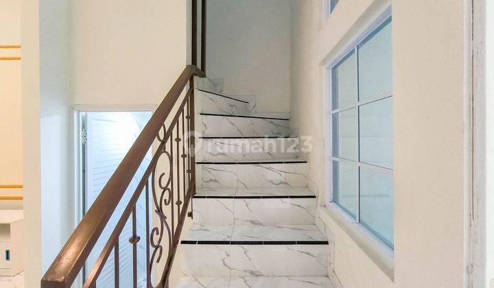 Rumah Hadap Selatan 15 Mnt ke Mandaya Royal Hospital Puri Dibantu KPR J27426 2