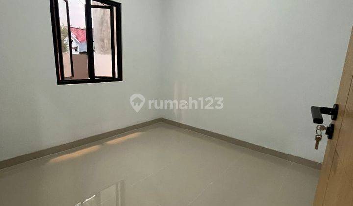Rumah Cantik Siap Huni di Bekasi Akses Dekat Stasiun dan Mall DP Ringan J32544 2