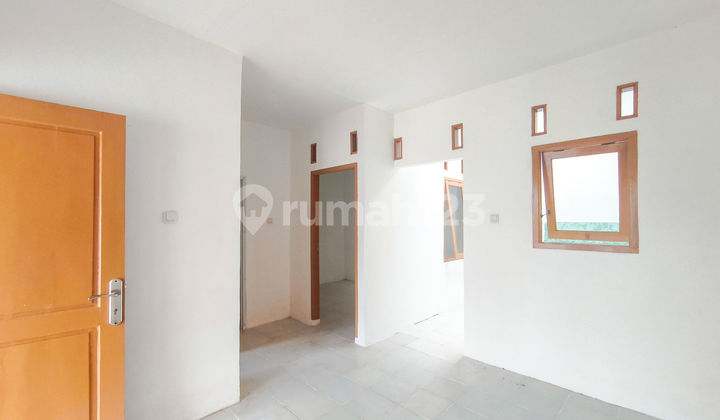 Beautiful Well-Maintained House 15 Minutes to Bojong Gede Station Ready to Occupy J32675 2