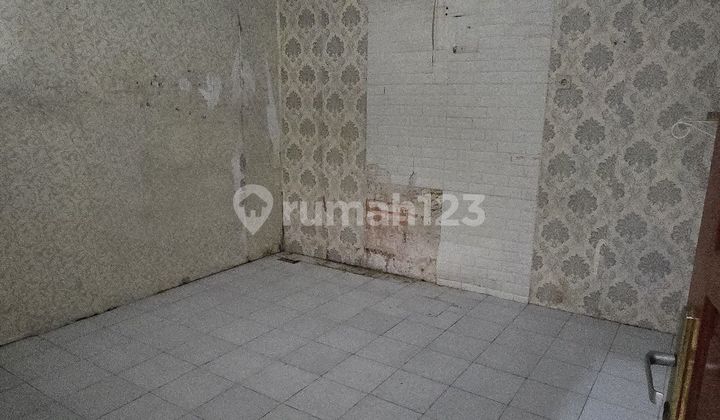 East-Facing House 15 Minutes to Serpong Station Ready to Occupy J-37473 2