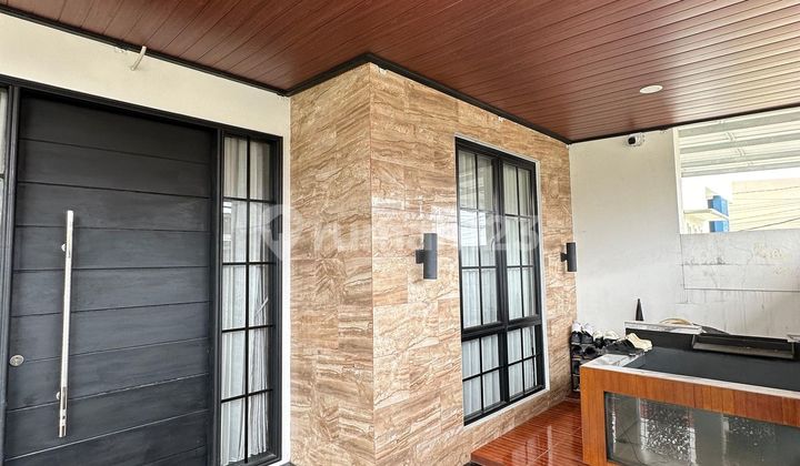 Rumah 4 Lt Hadap Timur 16 Menit ke Mall The Jungle Dibantu KPR J-33724 2